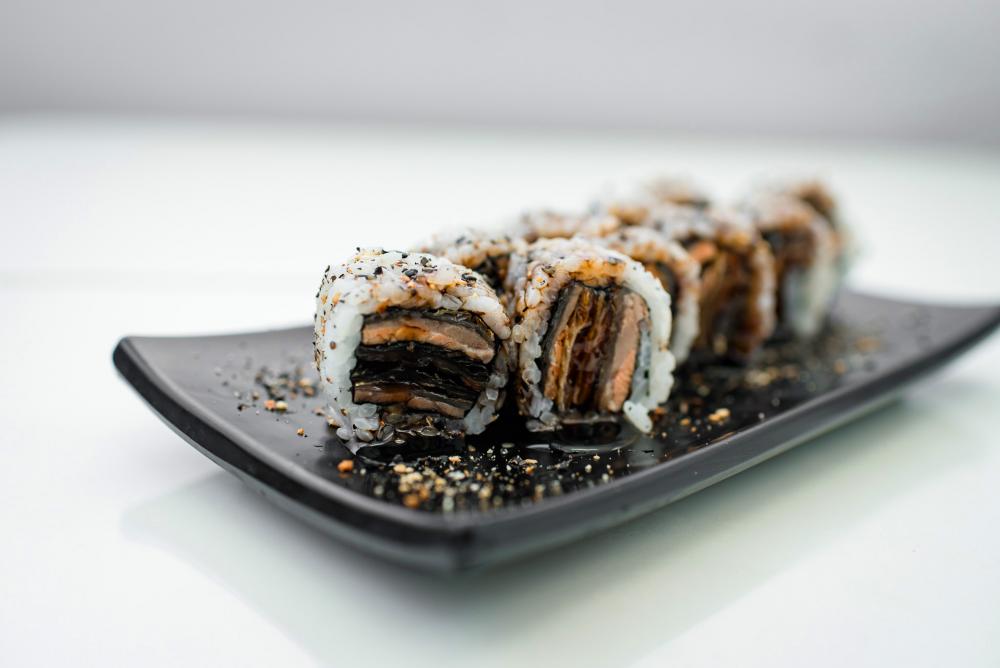 NAGAZAKI SUSHI BAR - Uramaki Salmão Skin - Meu catálogo fácil!